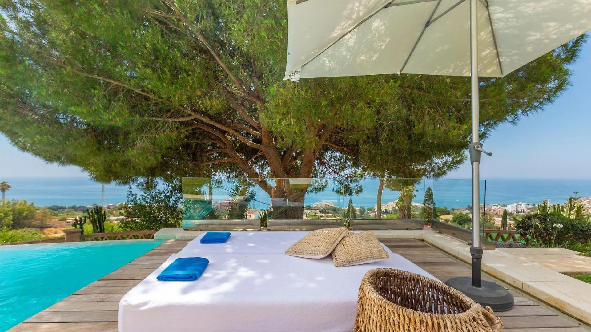 Lxr Villa With Breathtaking Views To The Mediterranean 4 Hab Torremuelle Spain