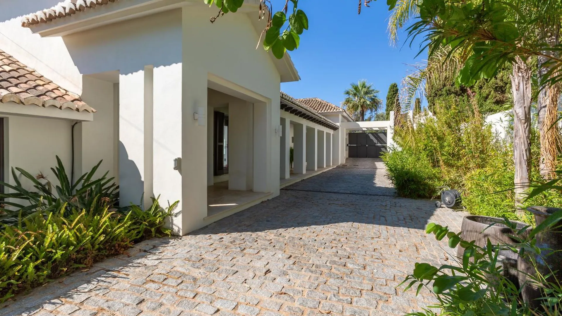 Lxr Villa With Breathtaking Views To The Mediterranean 4 Hab Torremuelle